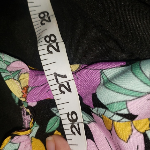 Umgee (NWOT) Multicolor Floral Ruffle Sleeve Top Size XL - Picture 9 of 10